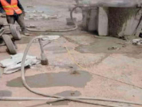 罗江水泥混凝土路面板底注浆技术 路面脱空注浆整治方案